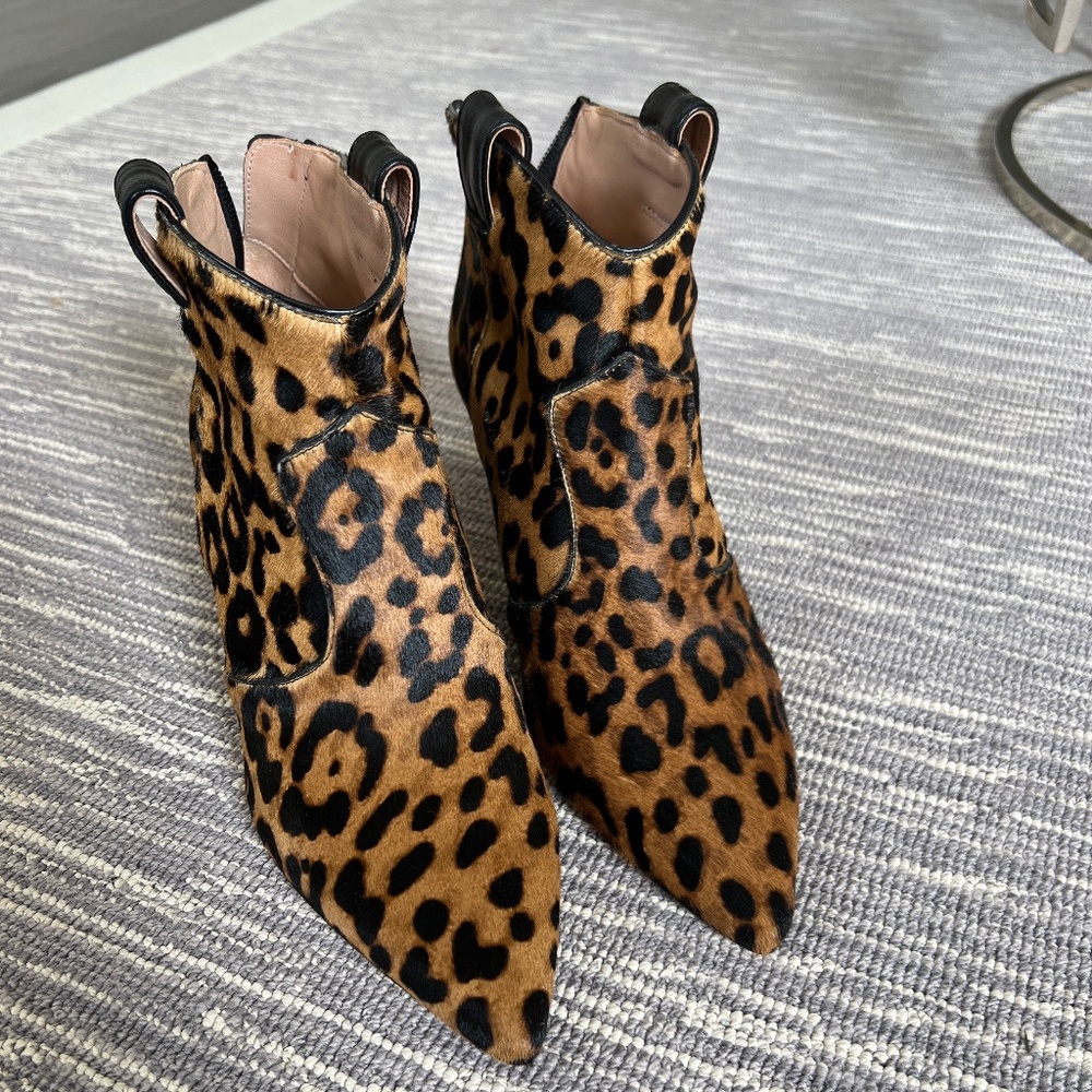 Veronica Beard Leopard Print Pointed Ankle Booties - Brown & Black